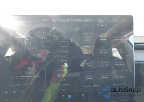 2026 Tesla Model Y Long Range Launch Series/Premium All-Wheel Drive z USA, uszkodzony, nr VIN 7SAYGDEE7TF359512